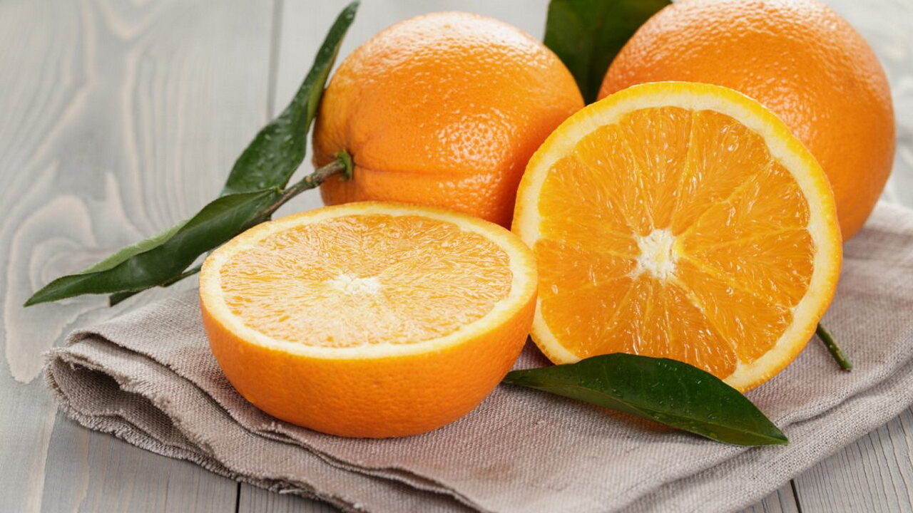 Употребление апельсинов. Апельсин. Апельсин фото. Интересные факты о цитрусовых. Апельсин в народной медицине.